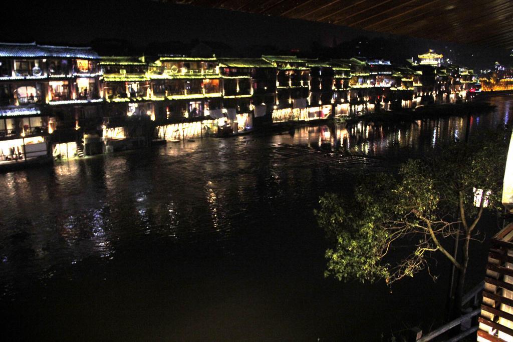 Fenghuang 1St Apartment Zewnętrze zdjęcie